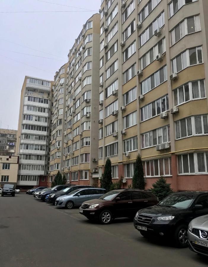 Apartments & Vernissage On Kostandi Street Odessa Exteriör bild